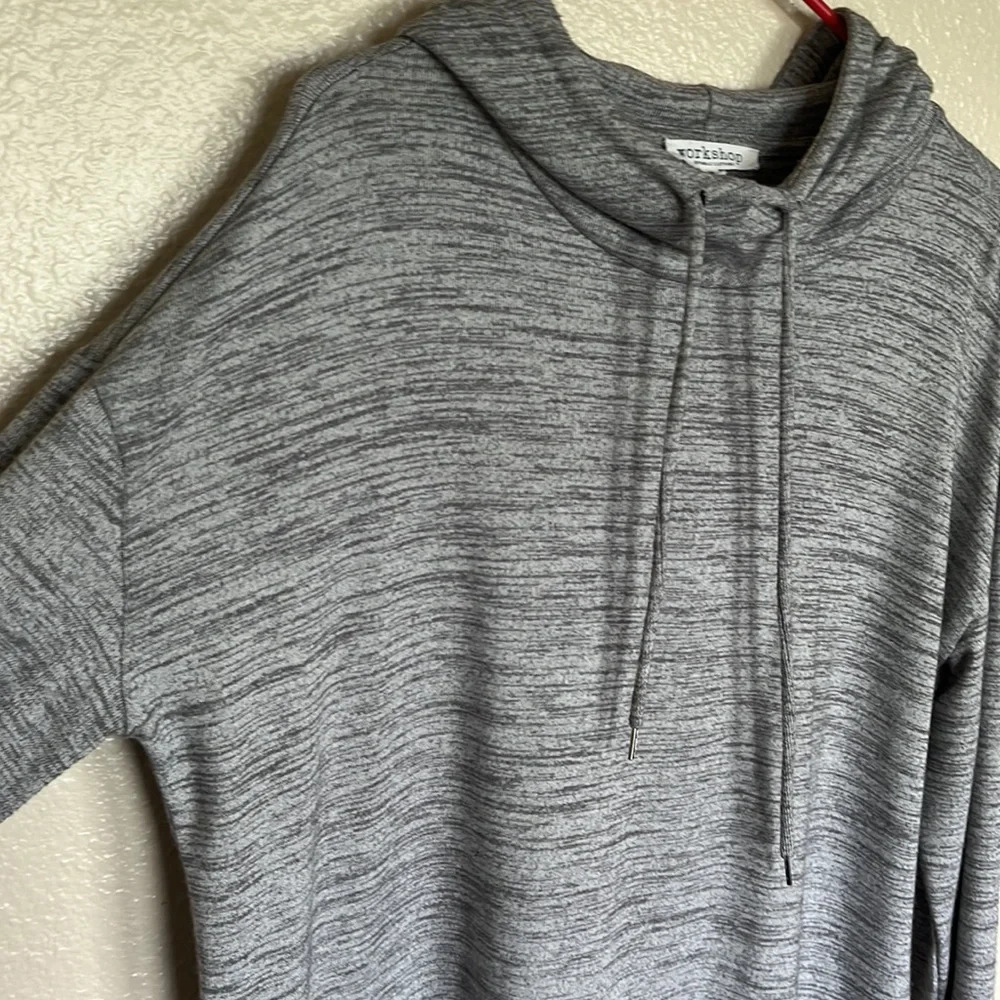 Workshop‎ Gray Hooded Pullover Size Medium - Picture 4 of 4